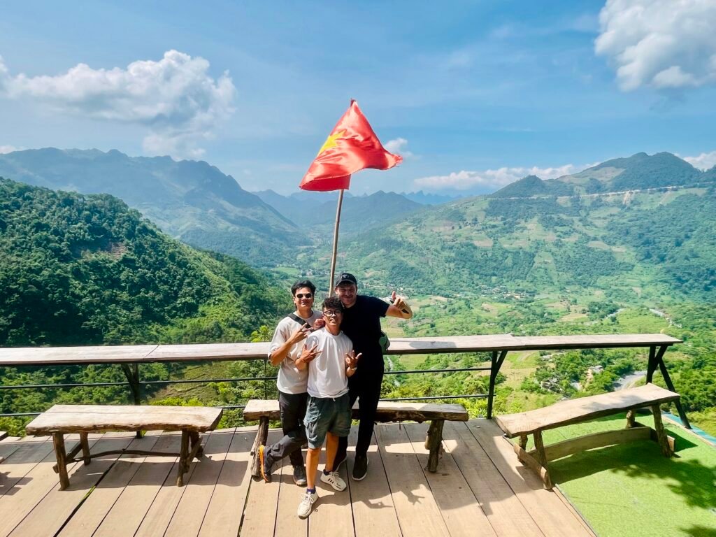 bac sum pass with vietnamese flag