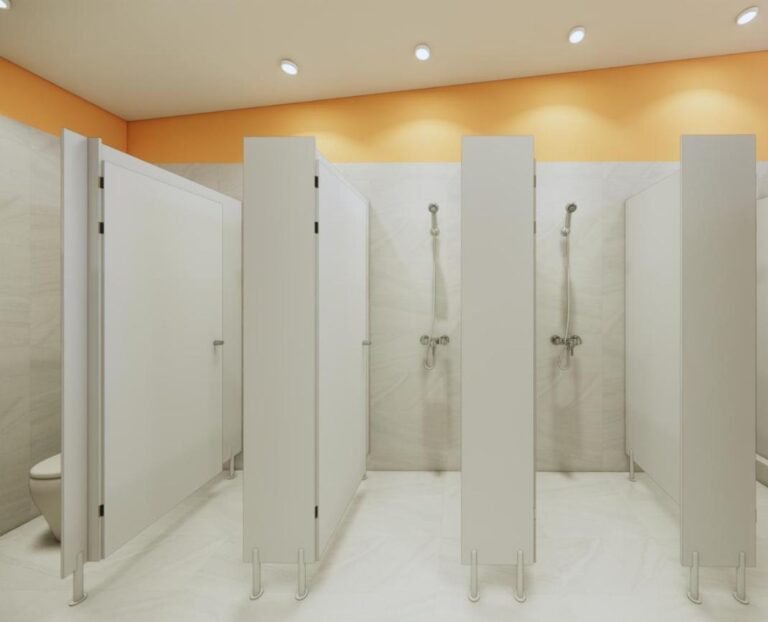 Rebel Rooster Hostel hanoi Shower and WC